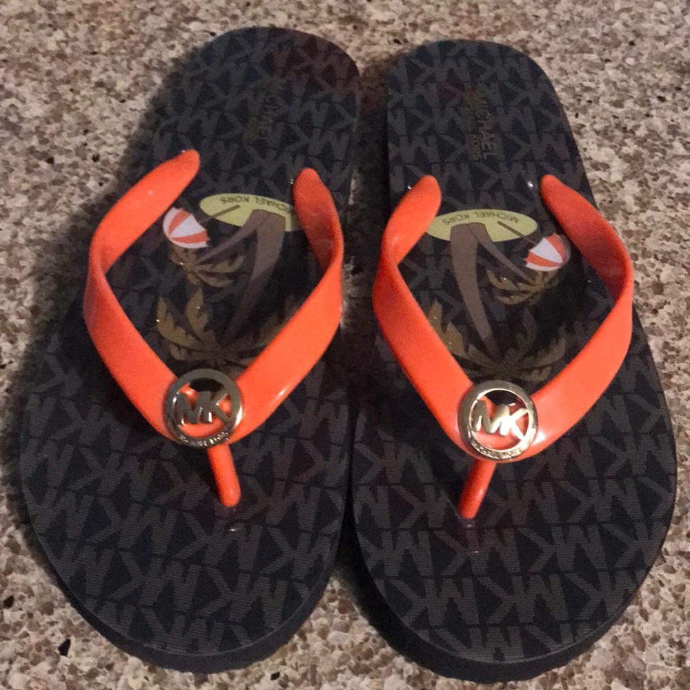 Mk flip flops size6